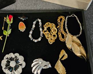 Costume jewelry 