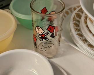 Peanuts glass