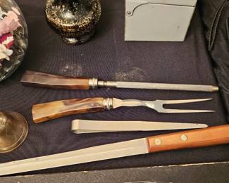 Bakelite handle carving set