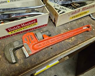 Pipe wrench 