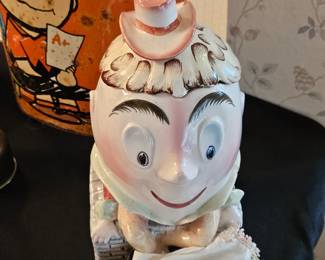 Humpty dumpty cookie jar