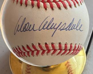 Don Drysdale Autographed Baseball (Madison Sports COA included)