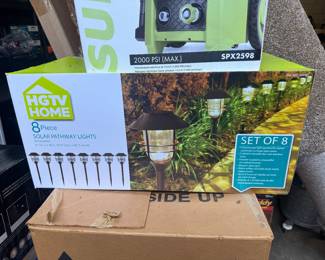 HGTV Home 8 Piece Solar Pathway Lights (New in Box)