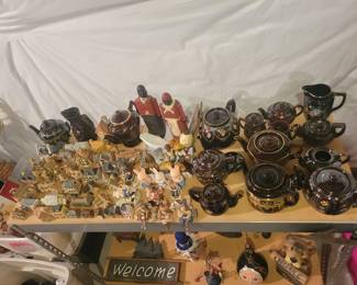 Teapot and cottages by David Winter and Keller Charles
