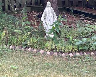 There is also a standing Angel that is not pictured