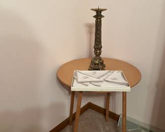 $5 TABLE
