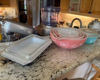 Vintage Pyrex Bowls
