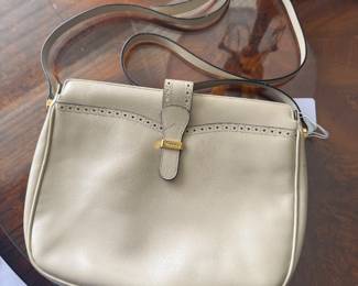Women's Salvatore Ferragamo Cream Leather Shoulder Bag