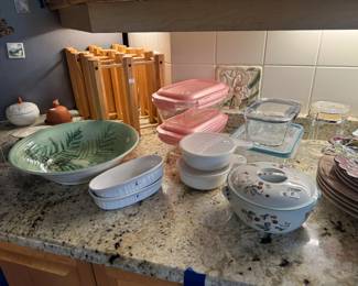 Collection of Bowls & Accessories