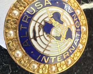 10K Gold Altrusa International Round Pin