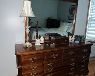 Dresser with mirror - Bassett (matching set)