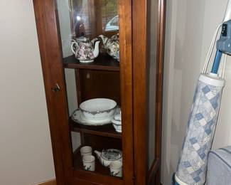 Curio cabinet (matching design)