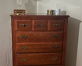 Chest of drawers