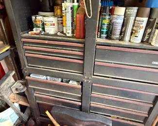 Craftsman Tool Chest with Garage Supplies – Hampshire IL Estate Sale
Large Craftsman rolling tool chest stocked with assorted garage supplies, oils, sprays, sealants, and multiple fuel cans. Perfect for workshop or auto maintenance. #AuntBeesEstateSale Hampshire, Illinois.