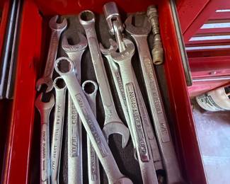 Mixed Combination Wrench Set – Craftsman & Others – Hampshire IL Estate Sale
Assorted combination wrenches including Craftsman and other quality brands. Various SAE sizes, perfect for automotive, mechanical, and DIY projects. #AuntBeesEstateSale Hampshire, Illinois.