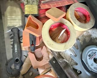 Drawer Lot with Hand Tools, Tape & Accessories – Hampshire IL Estate Sale
Assortment of hand tools, masking tape, scrapers, clamps, blades, and small hardware pieces. Great mixed-use lot for workshop or DIY projects. #AuntBeesEstateSale Hampshire, Illinois.