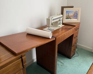 Singer Sewing Machine$100