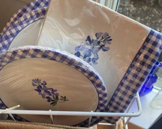 Bluebonnet plates & napkins