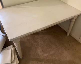 45 x 30 x 22" White table -