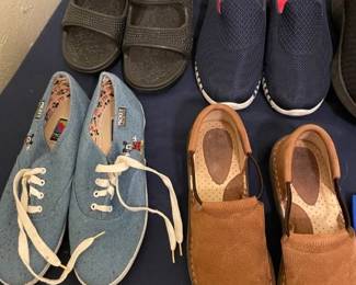 Ladies Shoes - Size 10