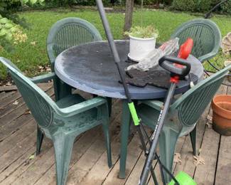 Table/chairs - outdoor misc