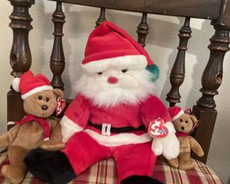 t w Santa and bears