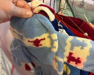 Sweater, hat, mitten det