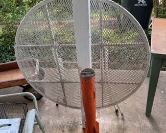 Folding patio tanle