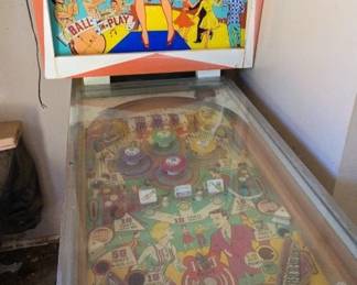 DE205VAntique SwingAlong Pin Ball Machine.