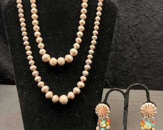 DE214VVintage Native Stamped Graduated Bead Necklaces