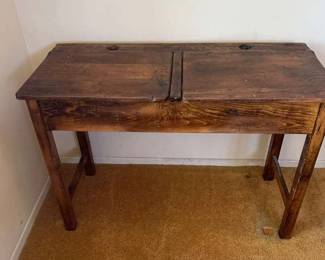 DE201VExquisite Vintage two desk piece With Ink Well Holes.