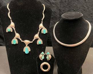 DE211VVintage Native Turquoise And Silver