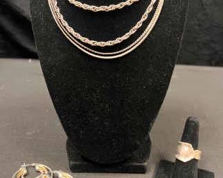 DE222Assorted Silver Jewels
