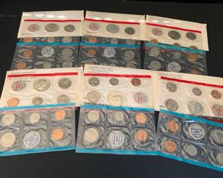 DE243Six 1970 US Coin Sets