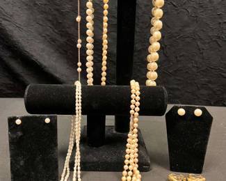 DE236Vintage Pearl Assortment