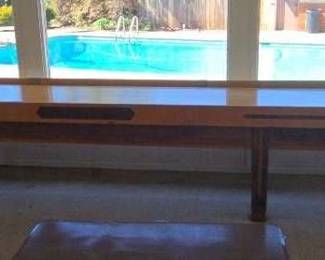 DE206VShuffleboard Table With Pucks