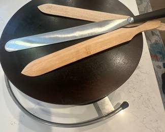 Crepe making utensils