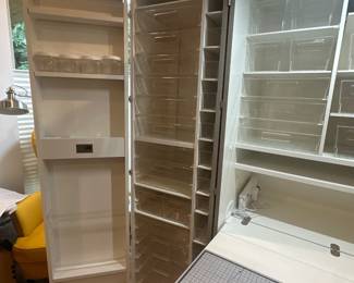 Craft cabinet (compartments)
