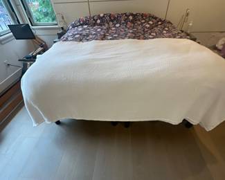 Leggett Platt - Adjustable King Bed