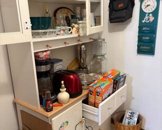 Coffe mugs, cupboard, Wheatley collectible boxes
