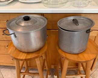 10/both pots 