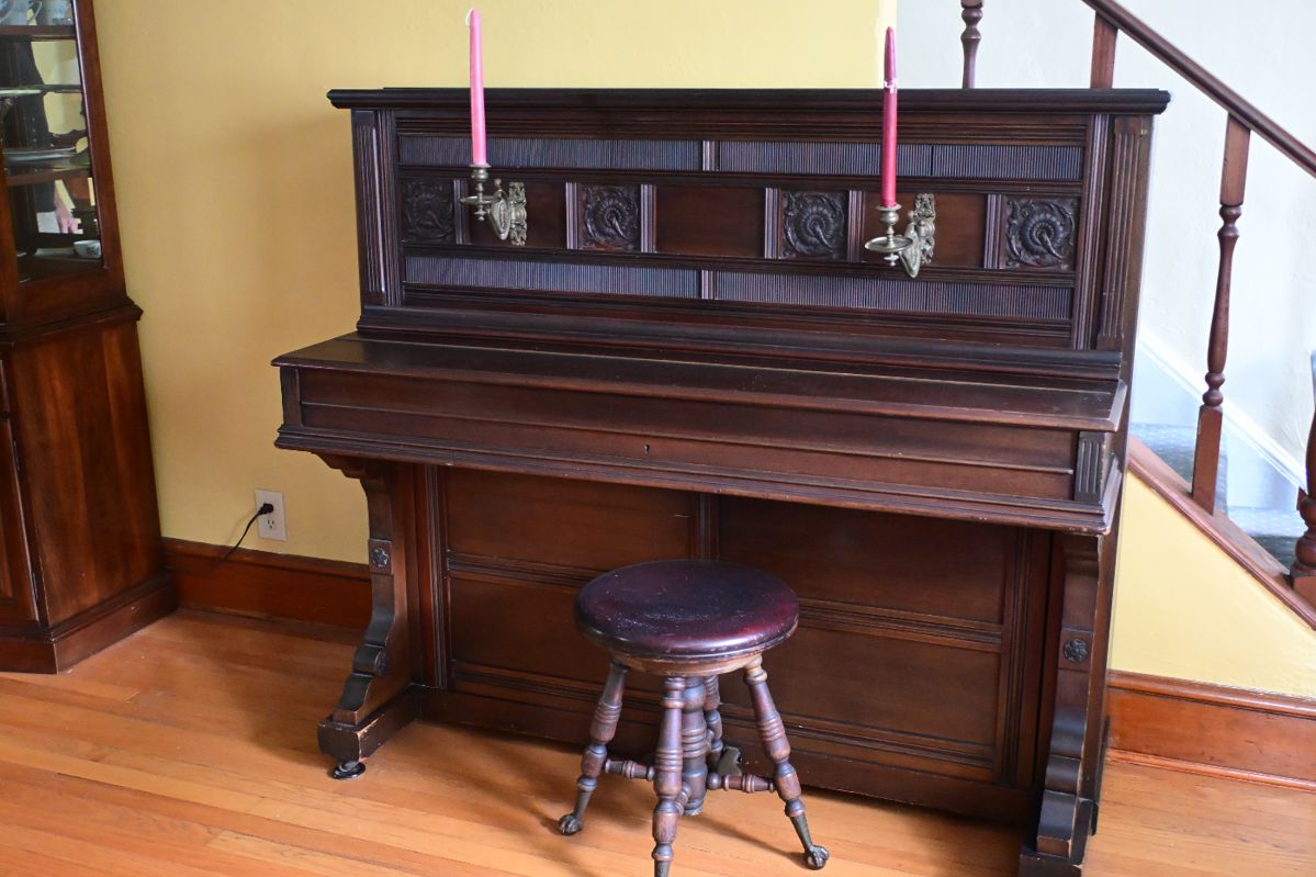 Antique 1899 John Brinsmead & sons upright Piano -- Excellent