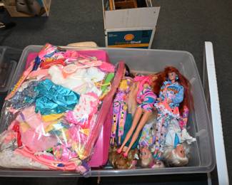 Barbie Dolls, Barbie clothing