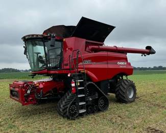 2019 Case IH 8250 Combine with Tracks