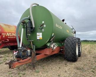 Balzer 7500 Magnum Tandem Axle Manure Trailer / Spreader