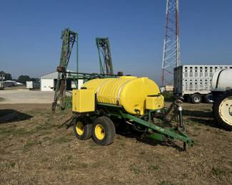 Top Air Tandem Axle Sprayer 800 Gallon Poly Tank APP 44' Booms