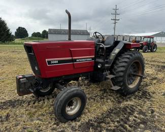 International 3088 Tractor