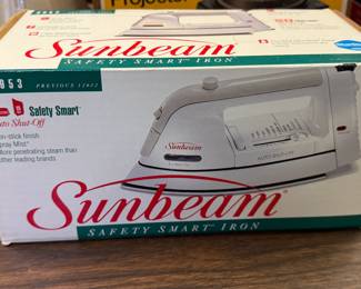 Sunbeam Safety Smart steam iron (new)