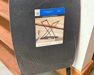 Small folding table (new)