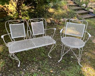 Iron outdoor set (needs refinishing some)